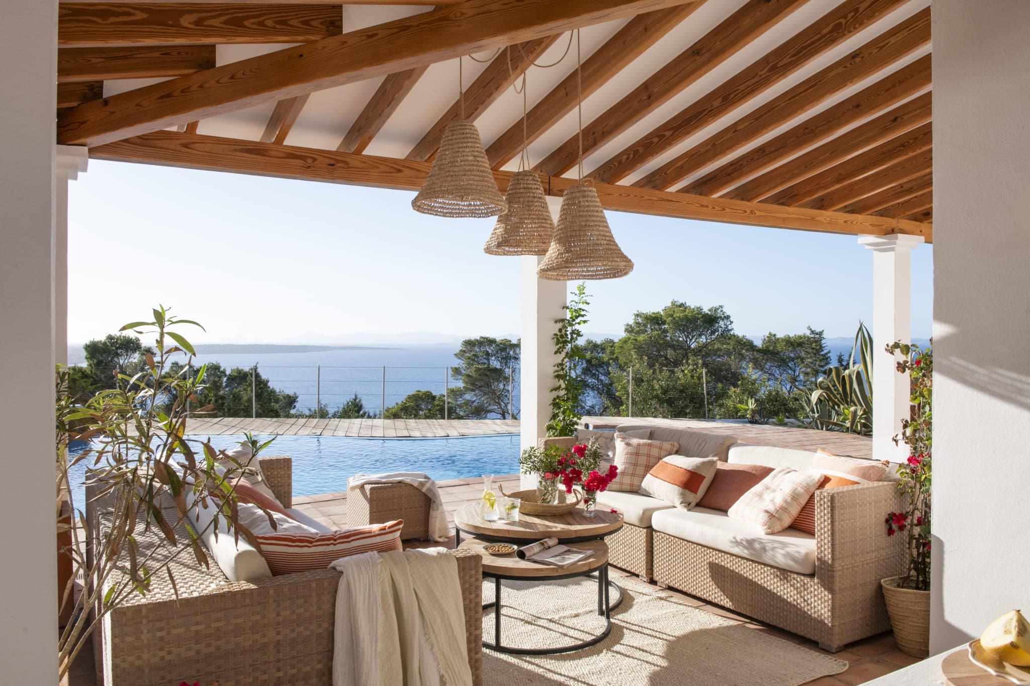Infinity pool terrace facing the sea